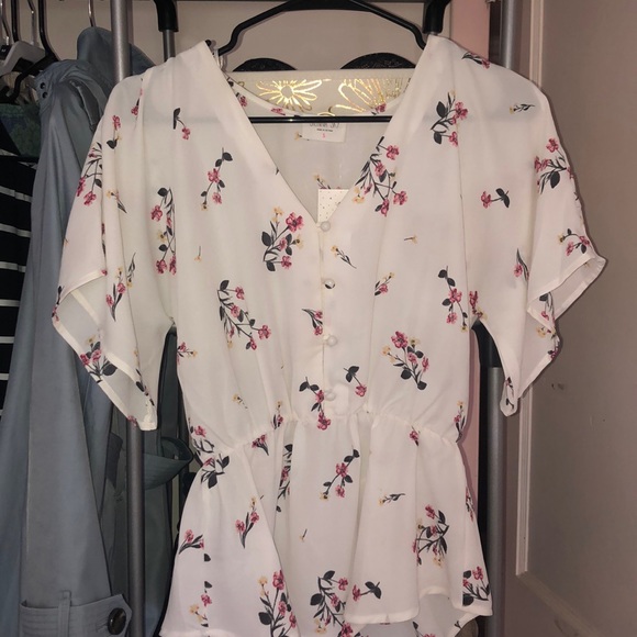 Sienna Sky Peplum Blouse🌺 - Picture 1 of 3